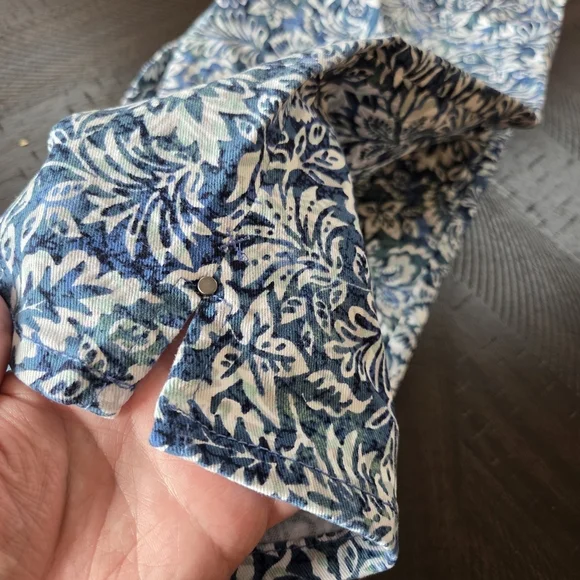 Capri Jeans Blue & White Floral Print - NWT Size 10 - Picture 7 of 10